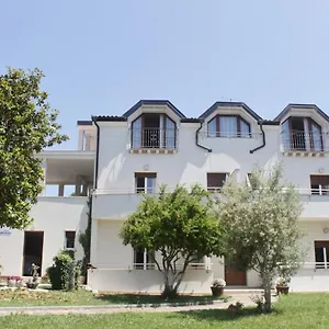 Villa Lion Zambratija Gasthof