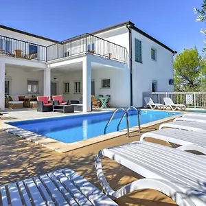 File-5 By Interhome Apartment
